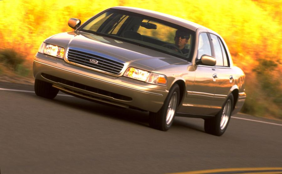  Ford Crown Victoria 1998 года  (фото 11 из 161)